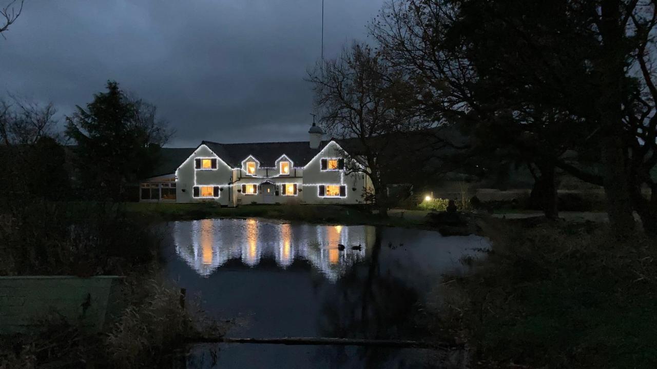Llwyn Onn Guest House, North Wales Pentrefoelas Екстериор снимка